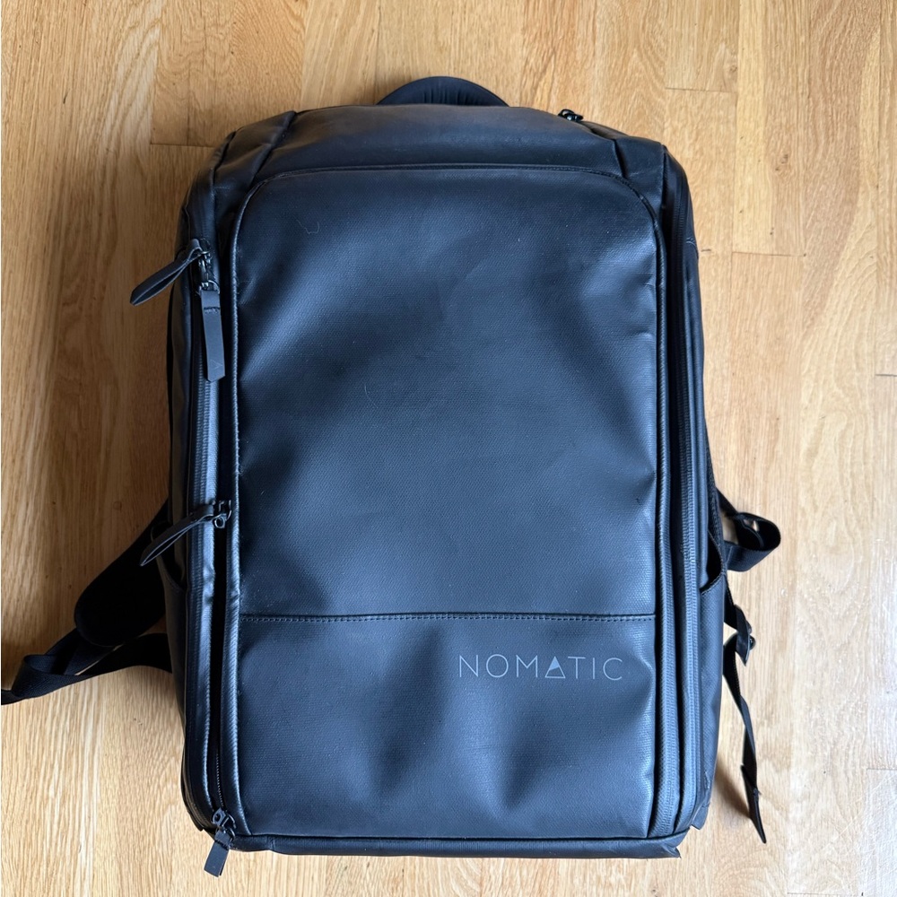 NOMATIC Black Travel Pack Backpack
